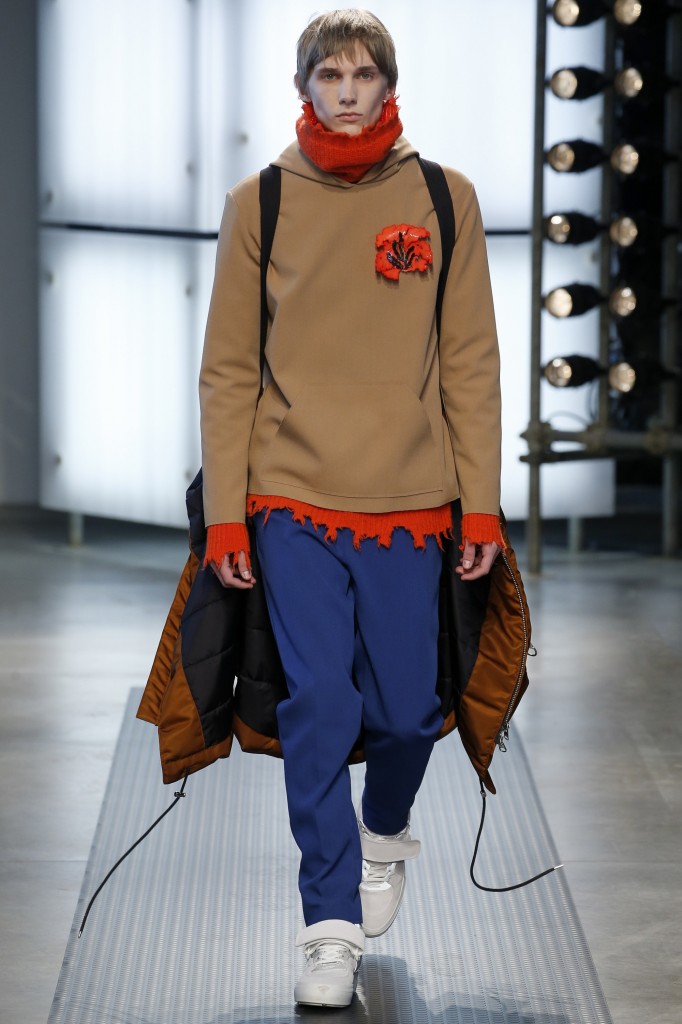 021_MSGM_18203