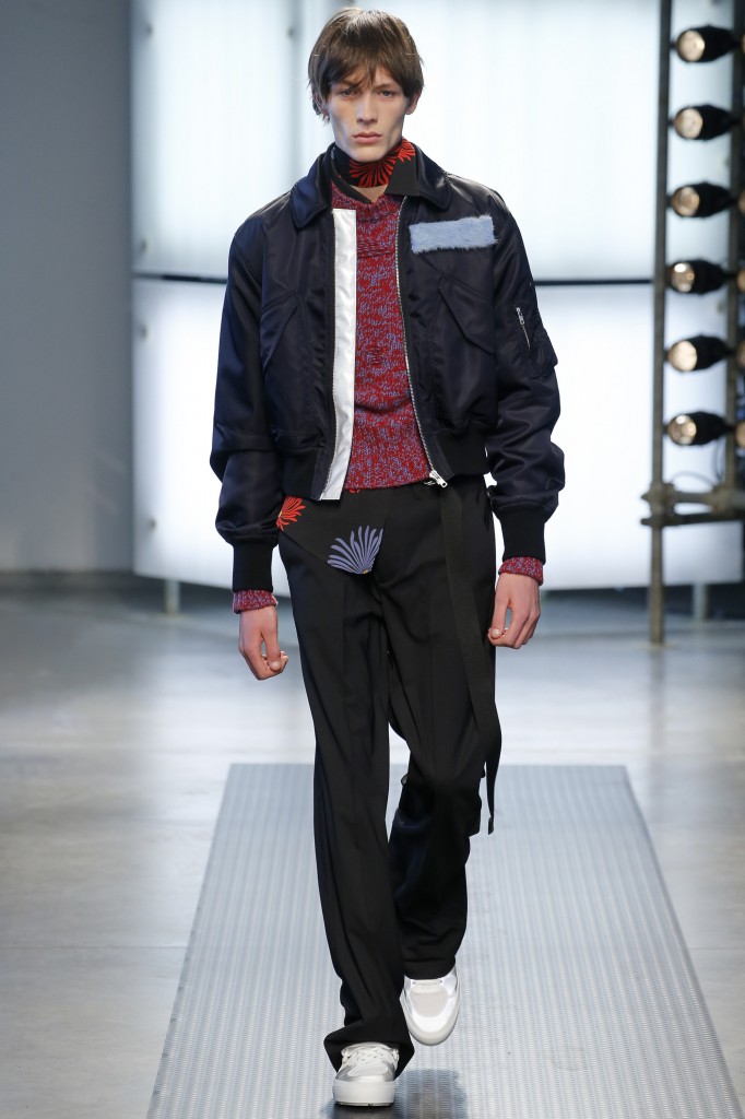 027_MSGM_18347