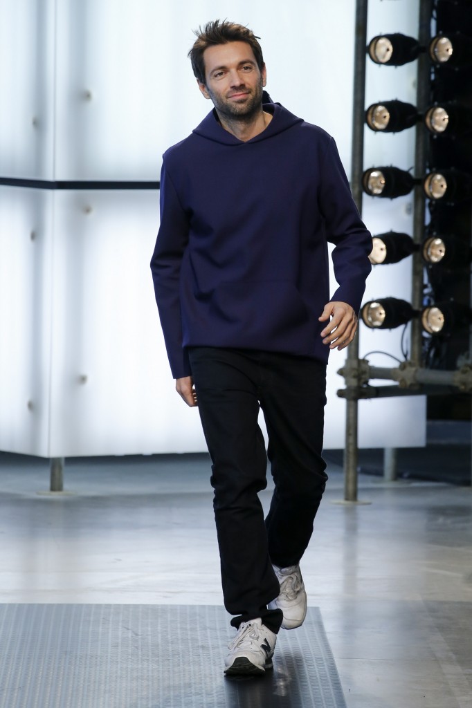 033_MSGM_18527